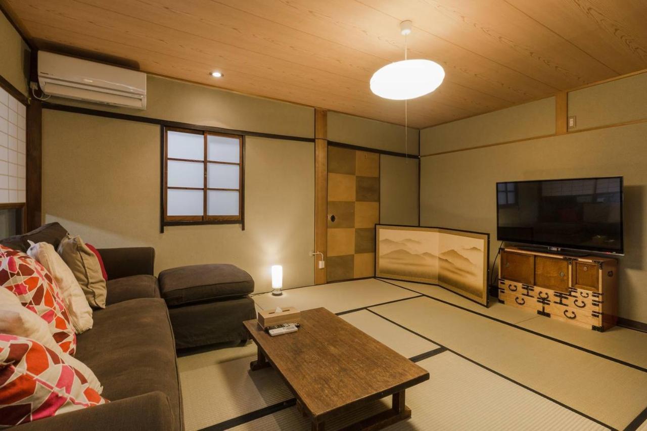 京都二条城近く京町屋120年の歴史に泊まる Экстерьер фото