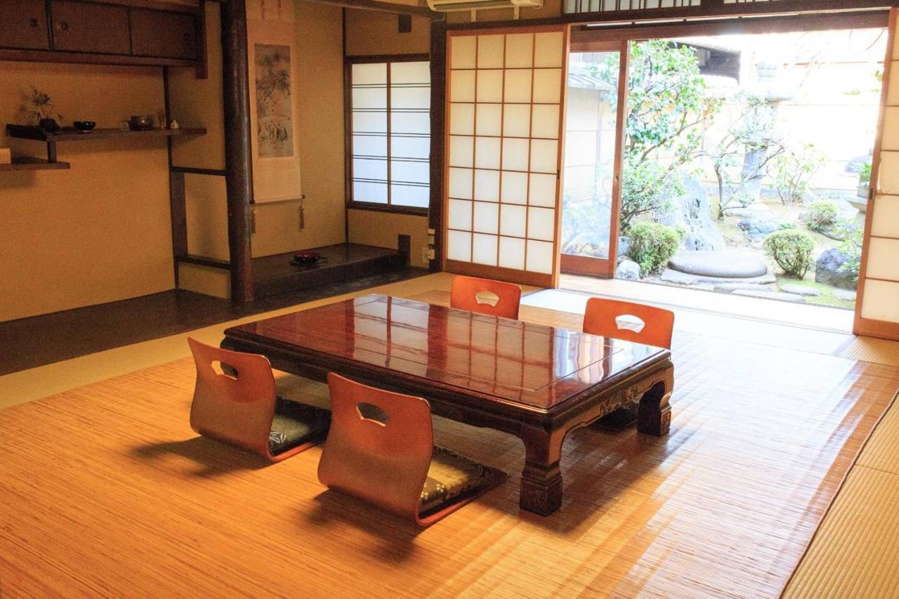 京都二条城近く京町屋120年の歴史に泊まる Экстерьер фото