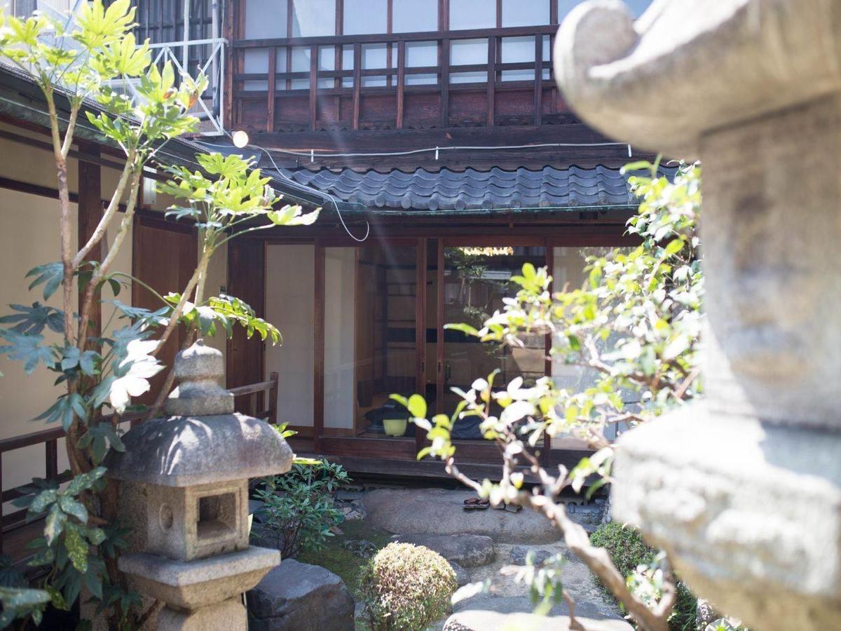 京都二条城近く京町屋120年の歴史に泊まる Экстерьер фото